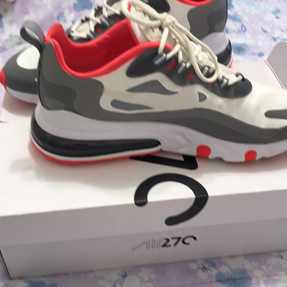 Air max 270 used men 9.5 comfort running sneakers - Picture 3 of 3